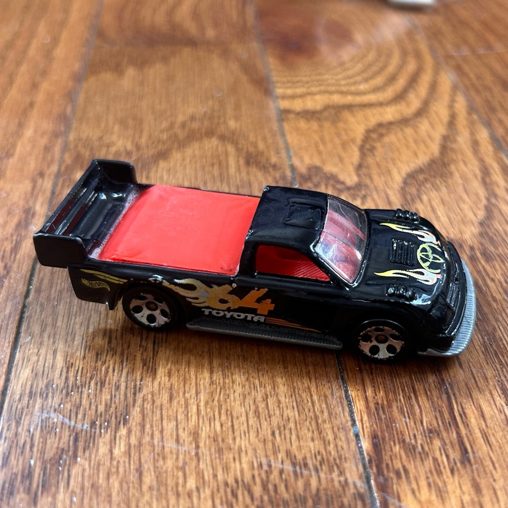 Vintage 1999 "Pikes Peak Tacoma" Toyota
Hot Wheel